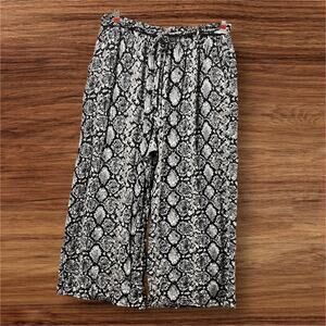 Lularoe Mae Style Snake Print Pants XXL Wide-Leg, Black & White, Relaxed Comfort
